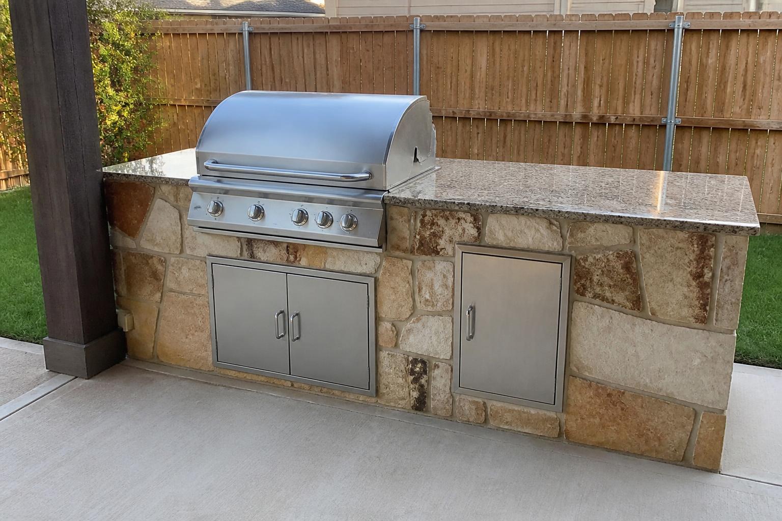 Outdoor Kitchens & Pergolas photo 1