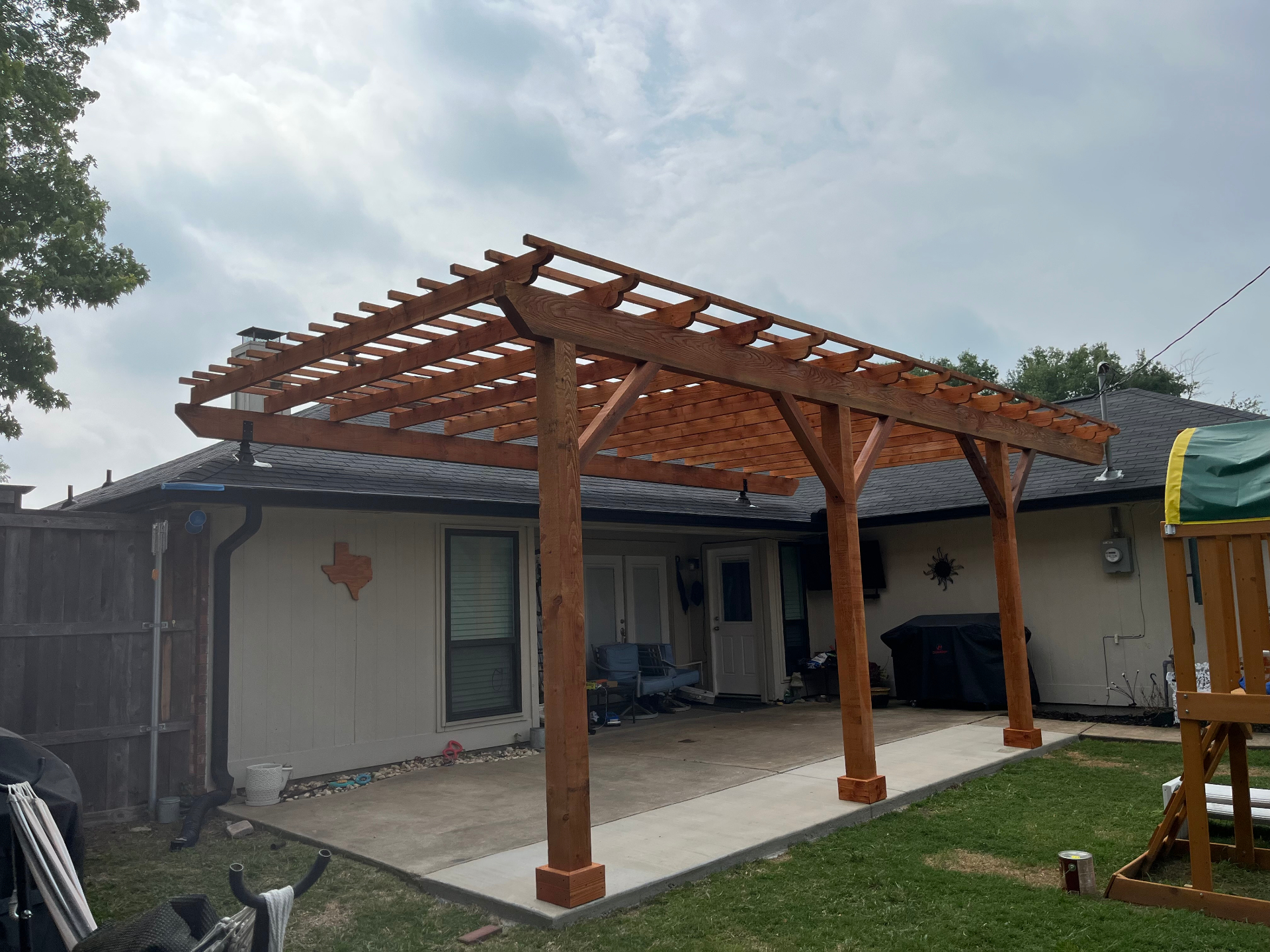 Outdoor Kitchens & Pergolas photo 12